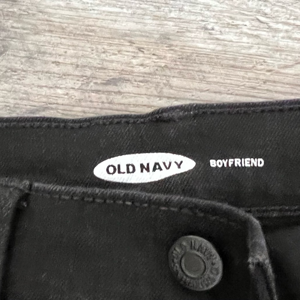 Old Navy Women’s Black Boyfriend Shorts Size 6